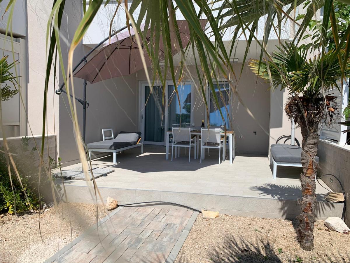 Apartment Garden Mandre Bagian luar foto